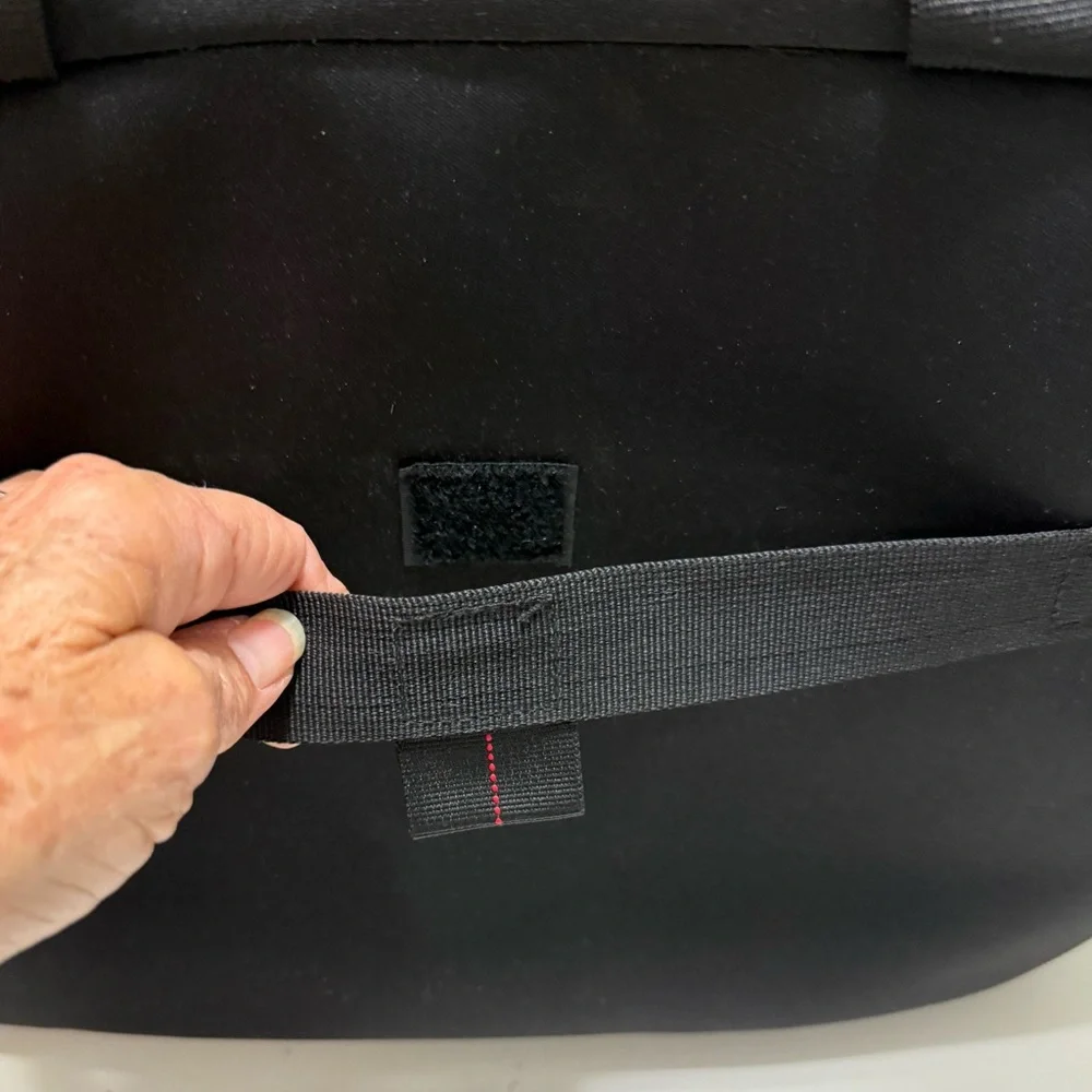 Samsonite laptop carry case w/adj straps un-used blk